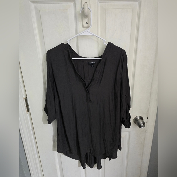 Torrid Womens Harper Georgette Straight Hem Blouse Charcoal and Black Size 0 - Picture 3 of 14